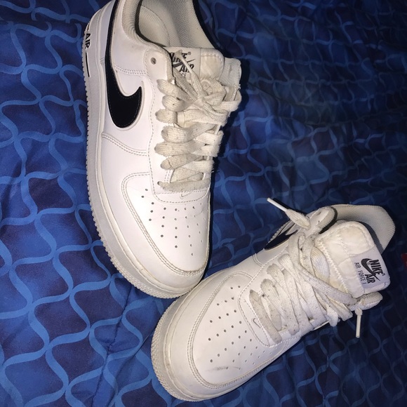 Shoes - Picture 3 of 8